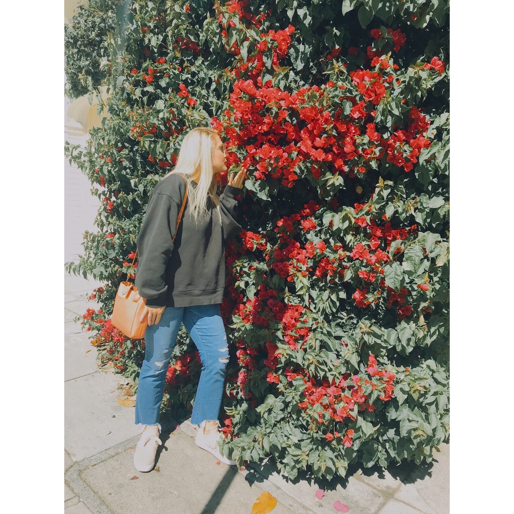 MEET YOUR POSHER🌻